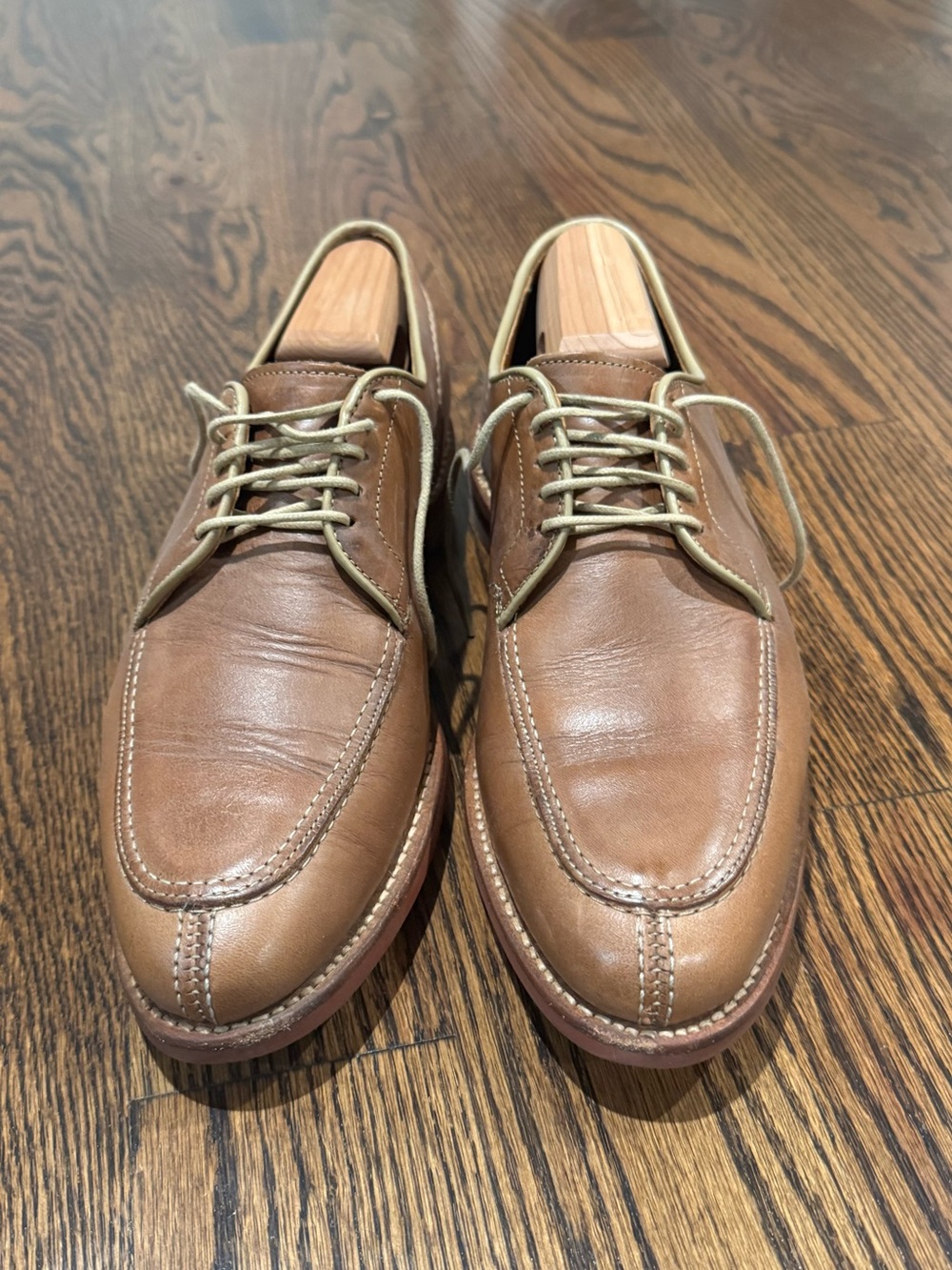 Allen Edmonds lace up derby shoes